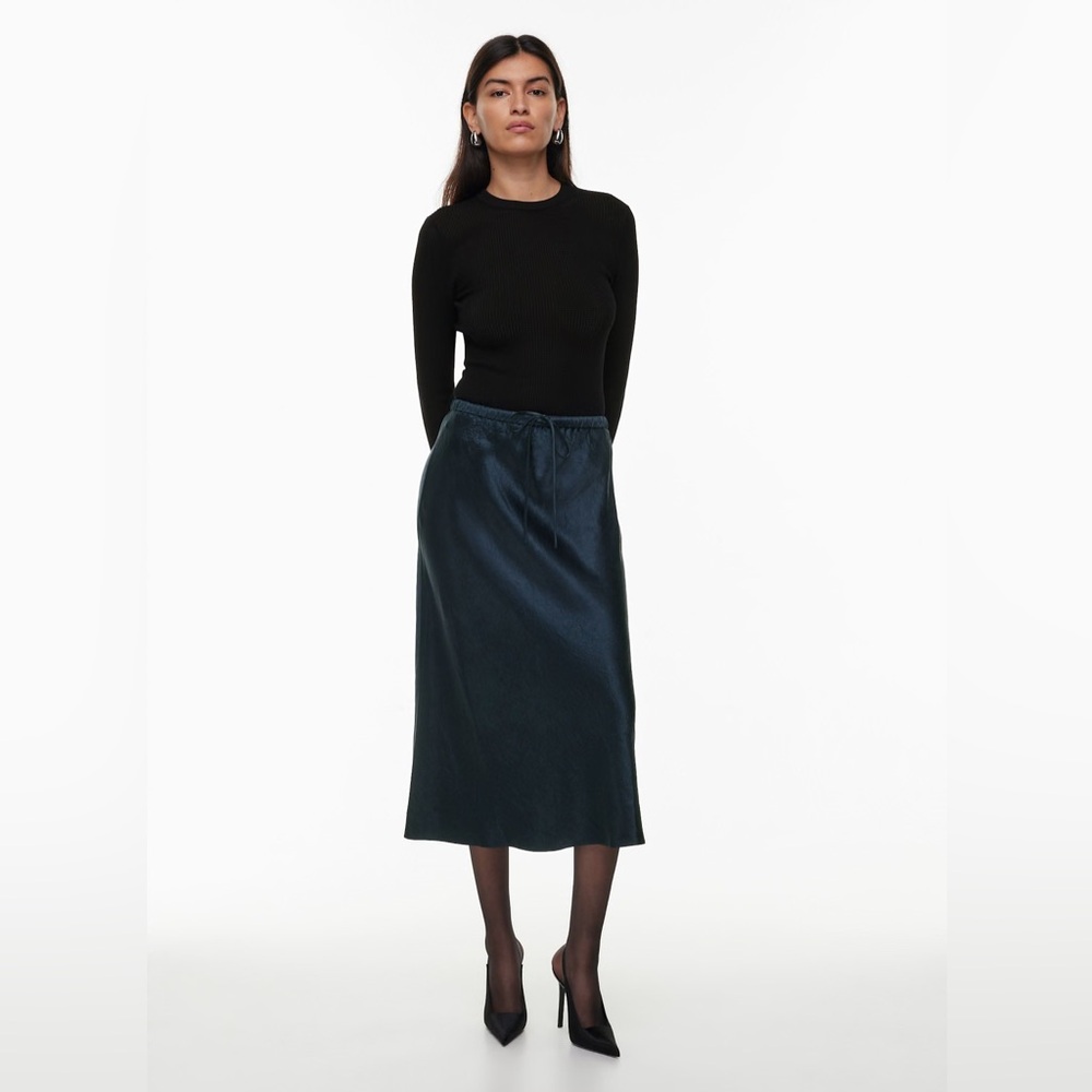 Aritzia Babaton Skyscraper Satin Skirt in Dark Navy